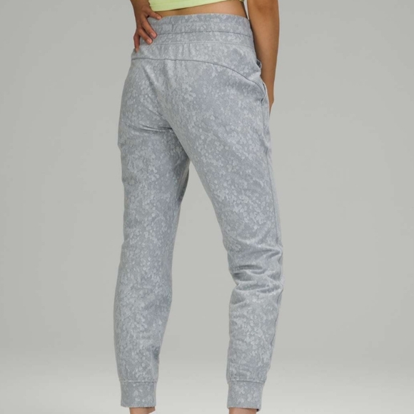 Lululemon Ready to Rulu Jogger - Picture 2 of 5